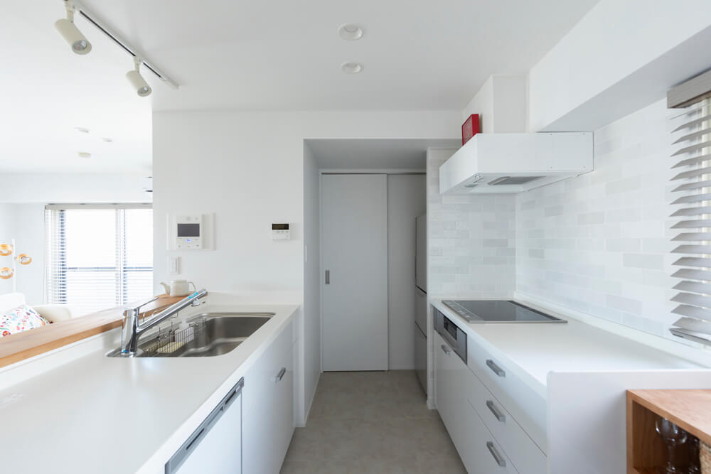 Ⅱ型キッチン（事例：https://hikarinobe.com/constructioncase/case_0085/）