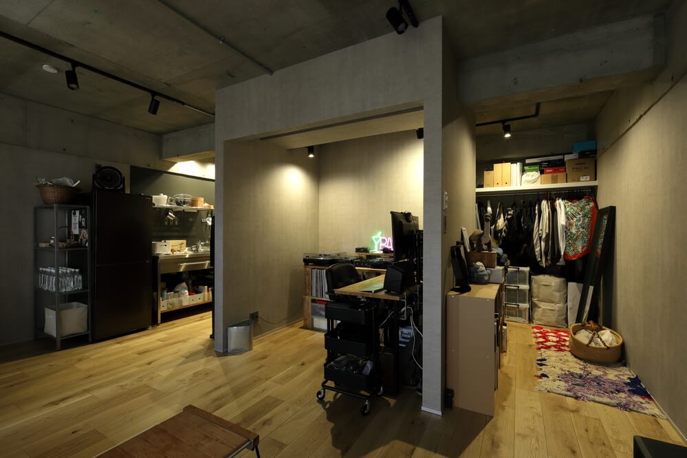 通路をオープンクローゼットに(事例:https://hikarinobe.com/constructioncase/case_0101/)