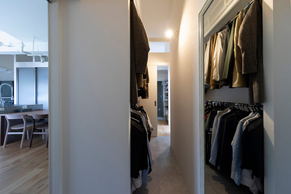 ランドリールームとファミクロが直結（事例：https://hikarinobe.com/constructioncase/case_0099/）