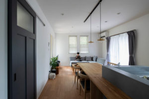 キッチン造作カウンターのメリット・デメリット・オシャレで実用的を叶えるポイントは？【実例あり】