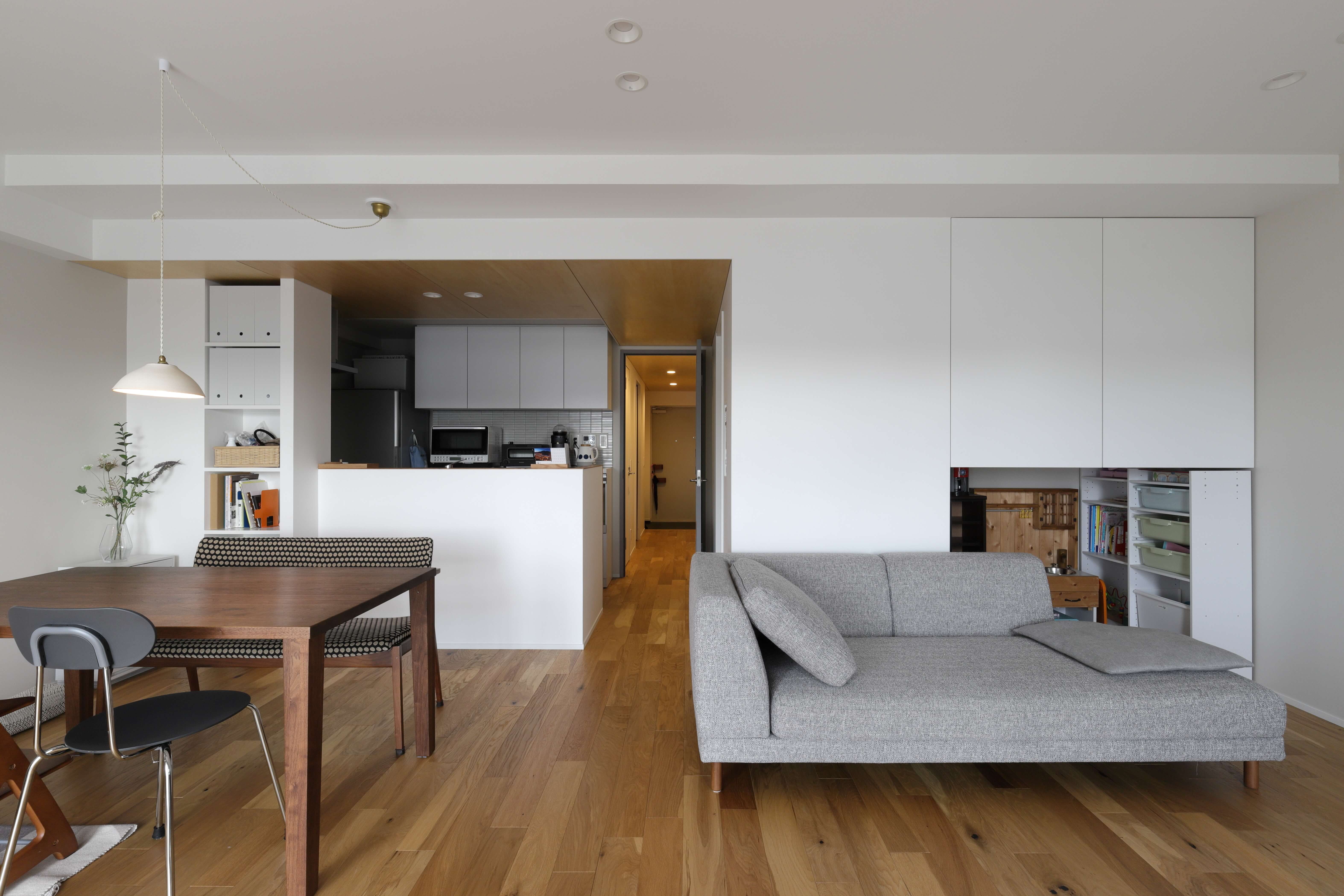 緻密に紡ぐ繭のような家