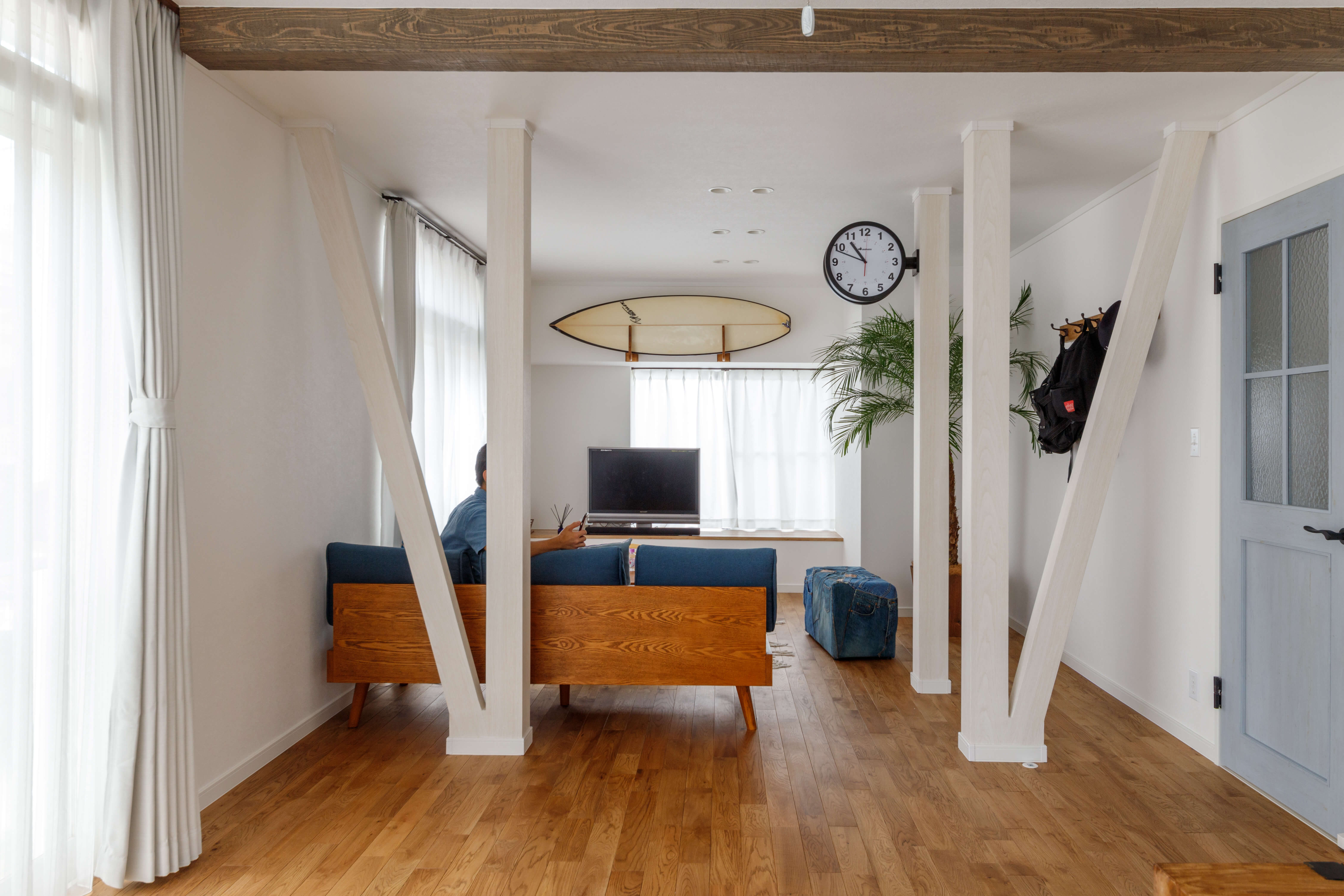 太陽と海風を感じる、西海岸風インテリアの家