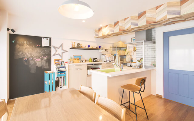 好きなものを詰め込んだ、リノベーションとDIYでできた家