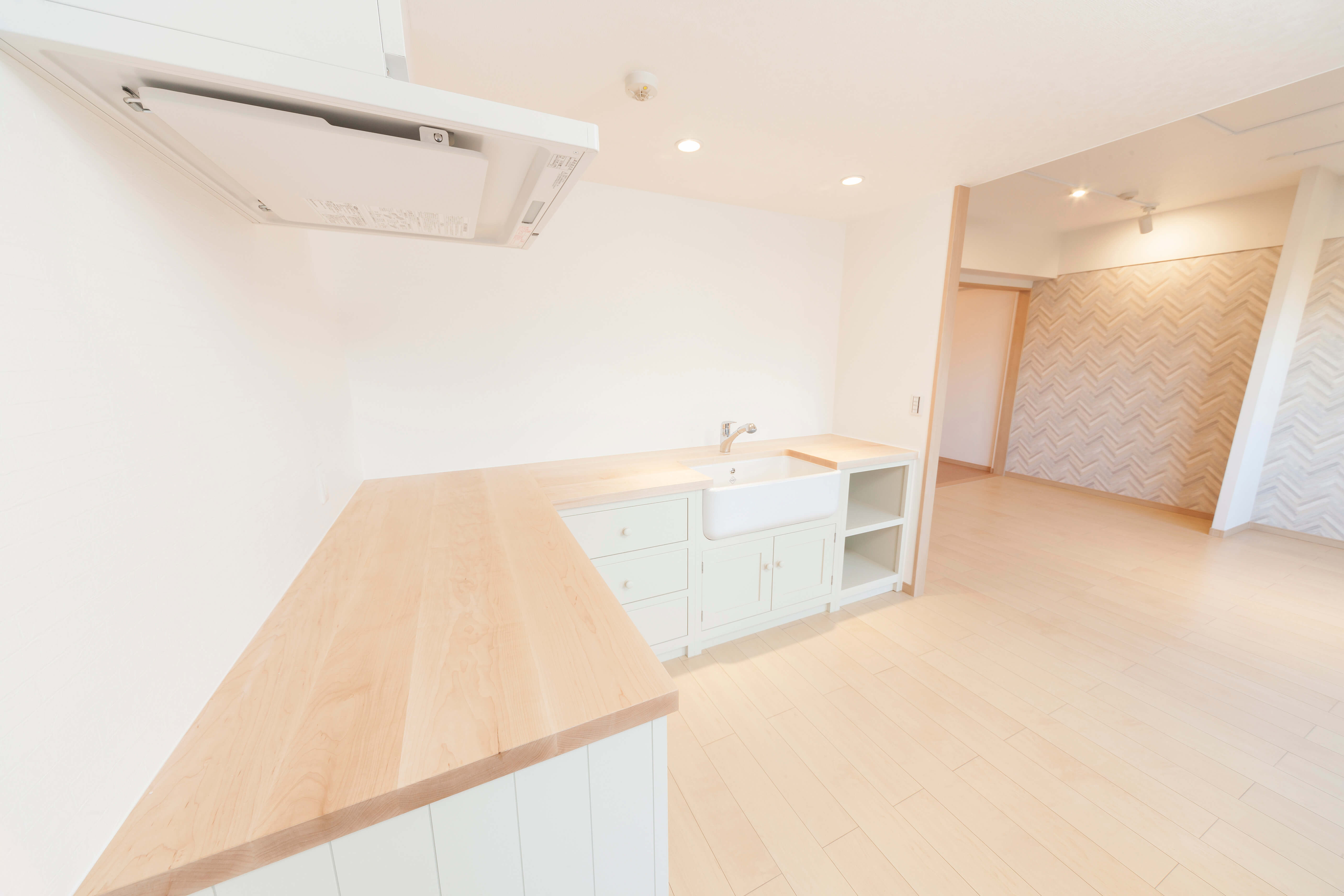 DIYで完成する、オシャレキッチンが主役の家